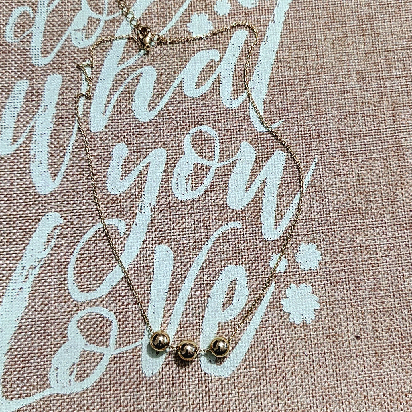 Triple sphere neckchain